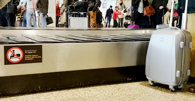 Übung Hörverstehen Deutsch B1 - Am Flughafen - Gepäckband
